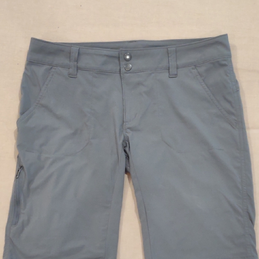 Columbia Size 10 Gray Long Shorts